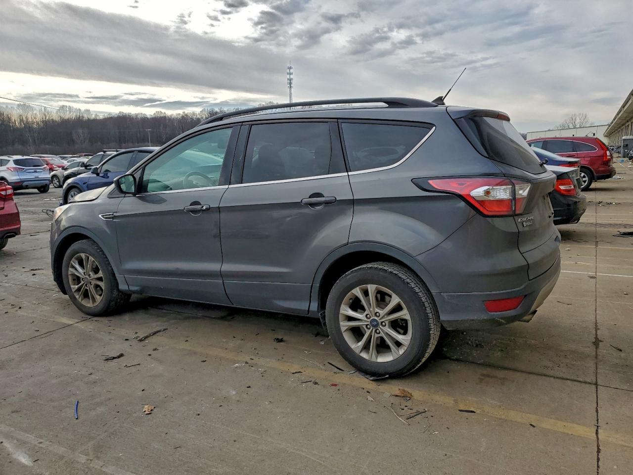2018 FORD ESCAPE SEL photo 3