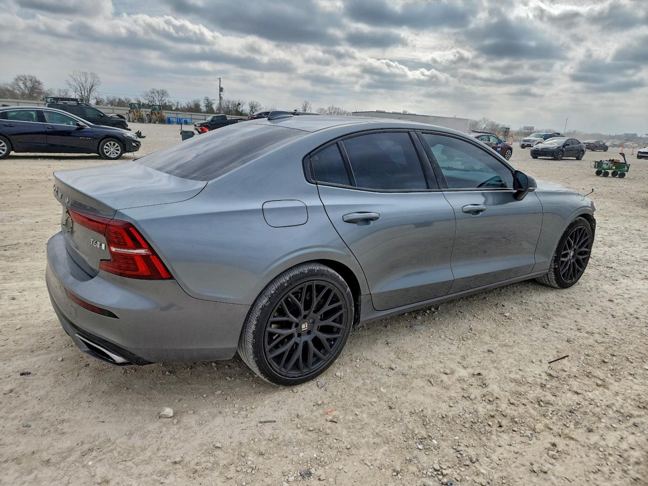 2019 VOLVO S60 T6 R-DESIGN photo 7