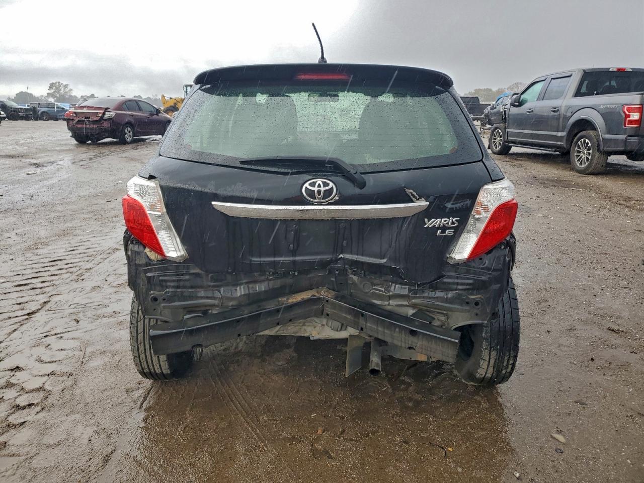 2014 TOYOTA YARIS photo 16