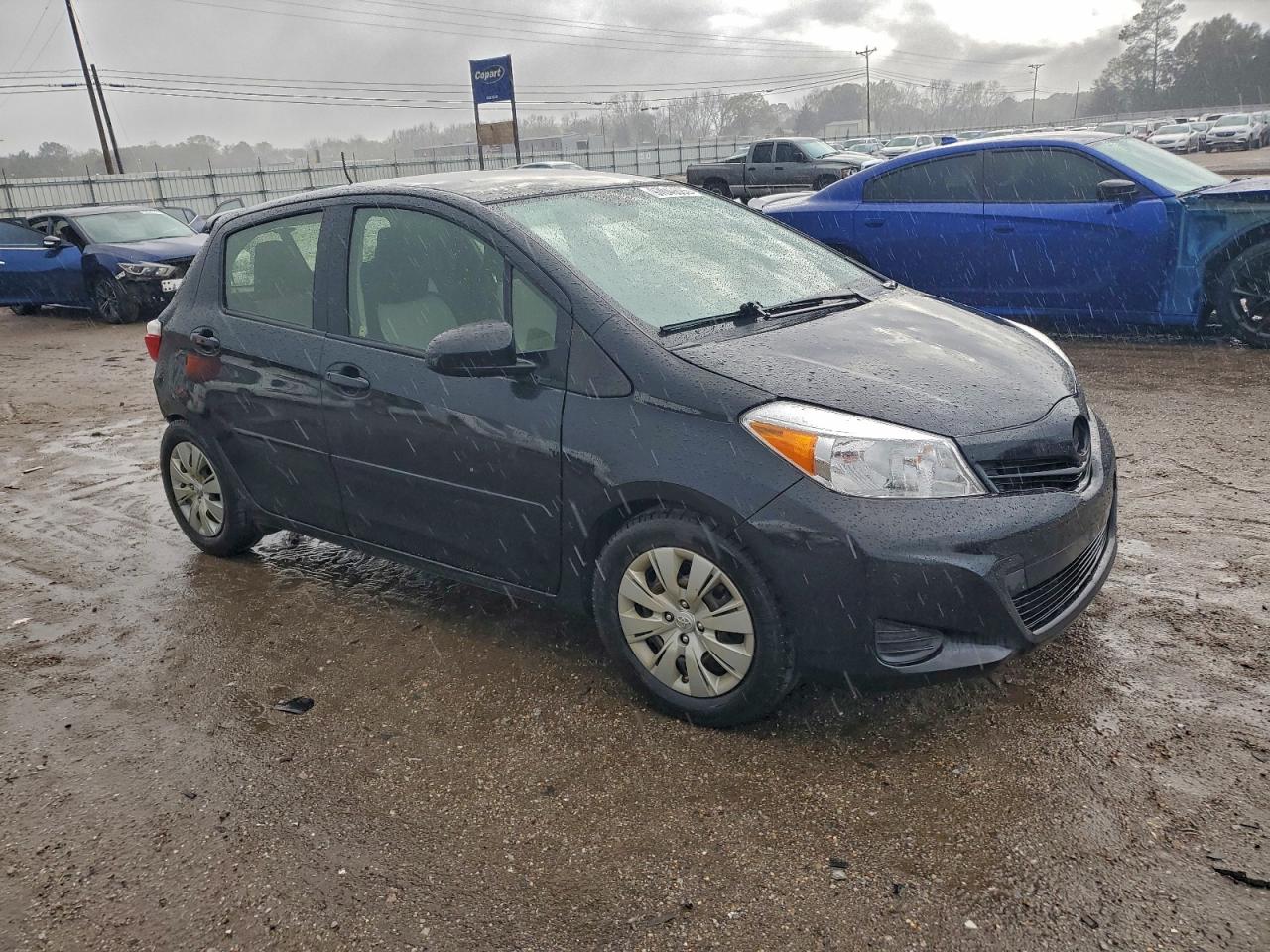 2014 TOYOTA YARIS photo 10