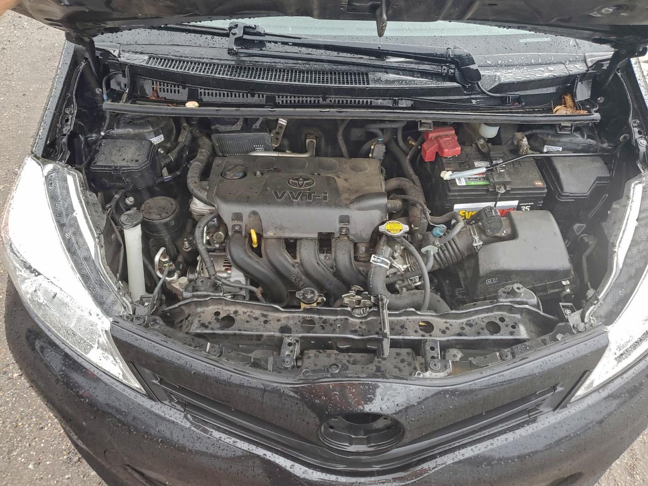 2014 TOYOTA YARIS photo 31