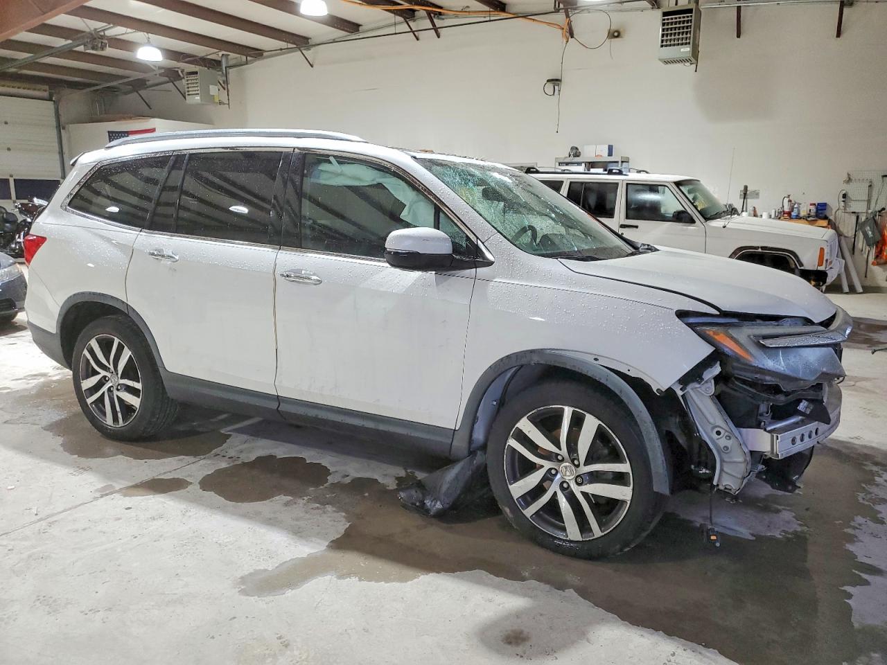 2016 HONDA PILOT ELITE photo 4
