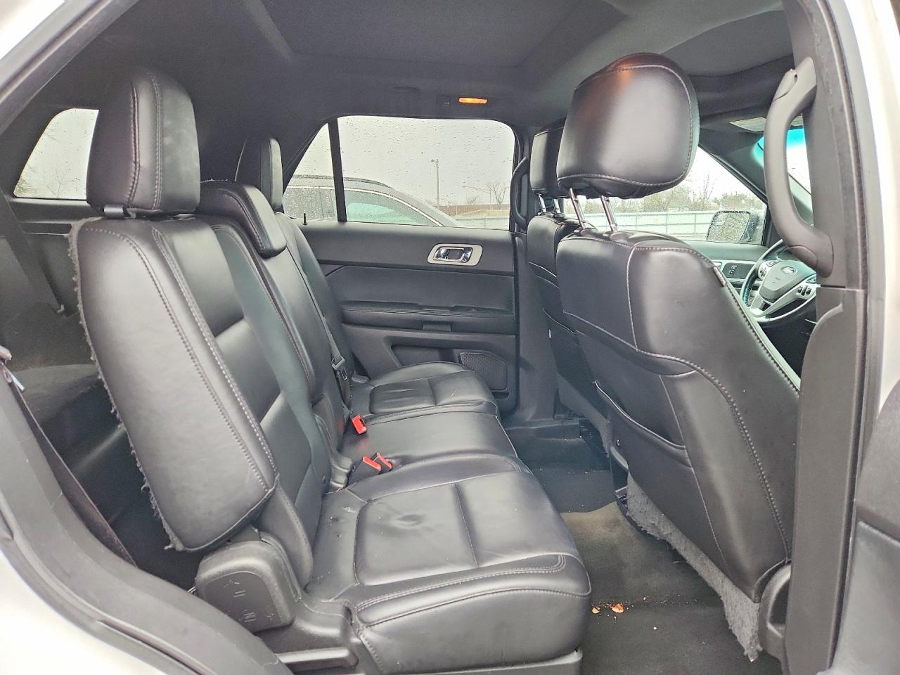 2015 FORD EXPLORER XLT photo 11