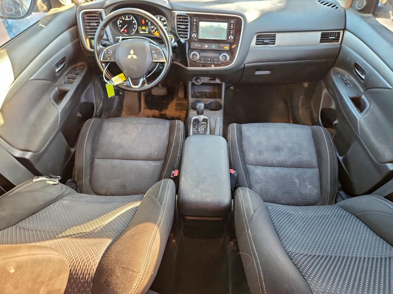 2016 MITSUBISHI OUTLANDER SE photo 8