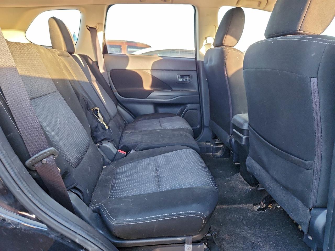 2016 MITSUBISHI OUTLANDER SE photo 11