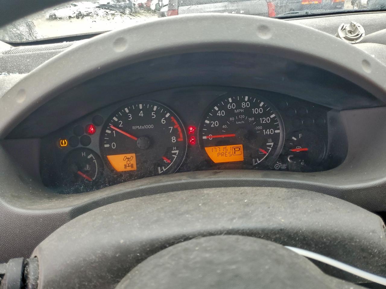 2013 NISS XTERRA S AUT photo 9