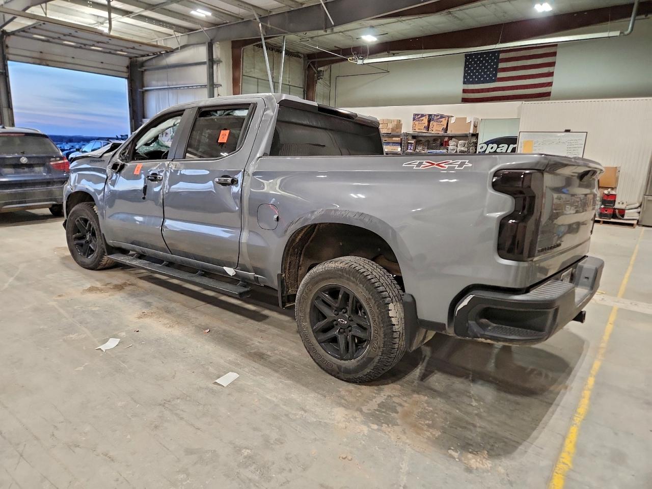 2019 CHEVROLET SILVERADO K1500 LT photo 3