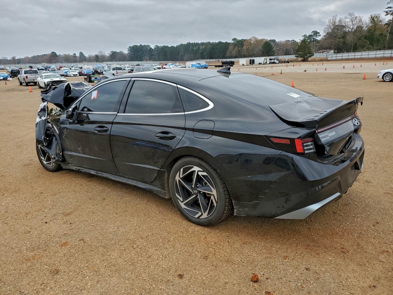 2024 HYUNDAI SONATA SEL photo 2