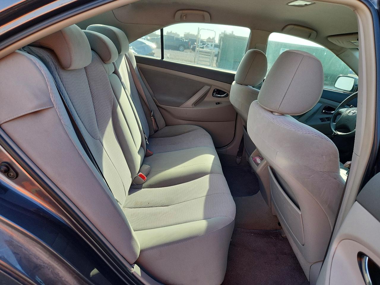 2011 TOYOTA CAMRY BASE photo 19