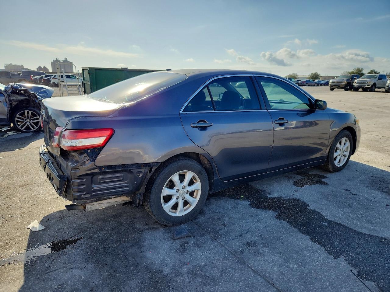 2011 TOYOTA CAMRY BASE photo 5