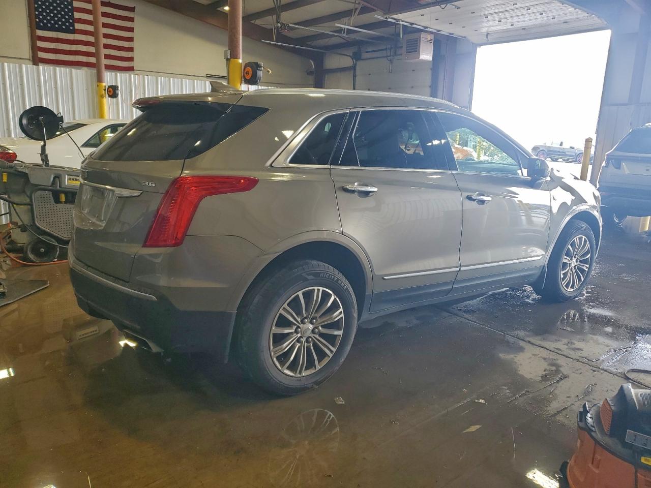 2017 CADILLAC XT5 LUXURY photo 7