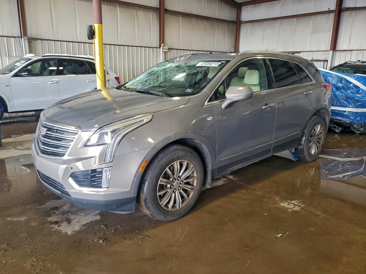 2017 CADILLAC XT5