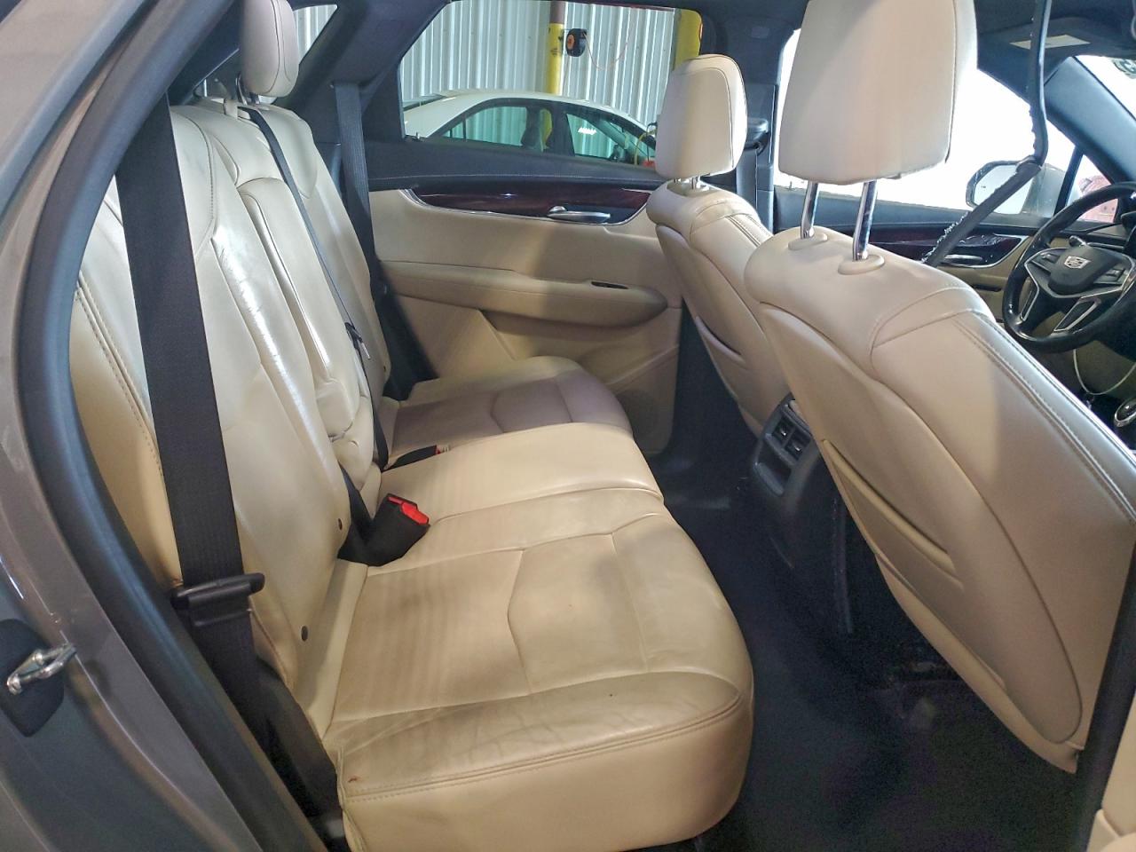 2017 CADILLAC XT5 LUXURY photo 31