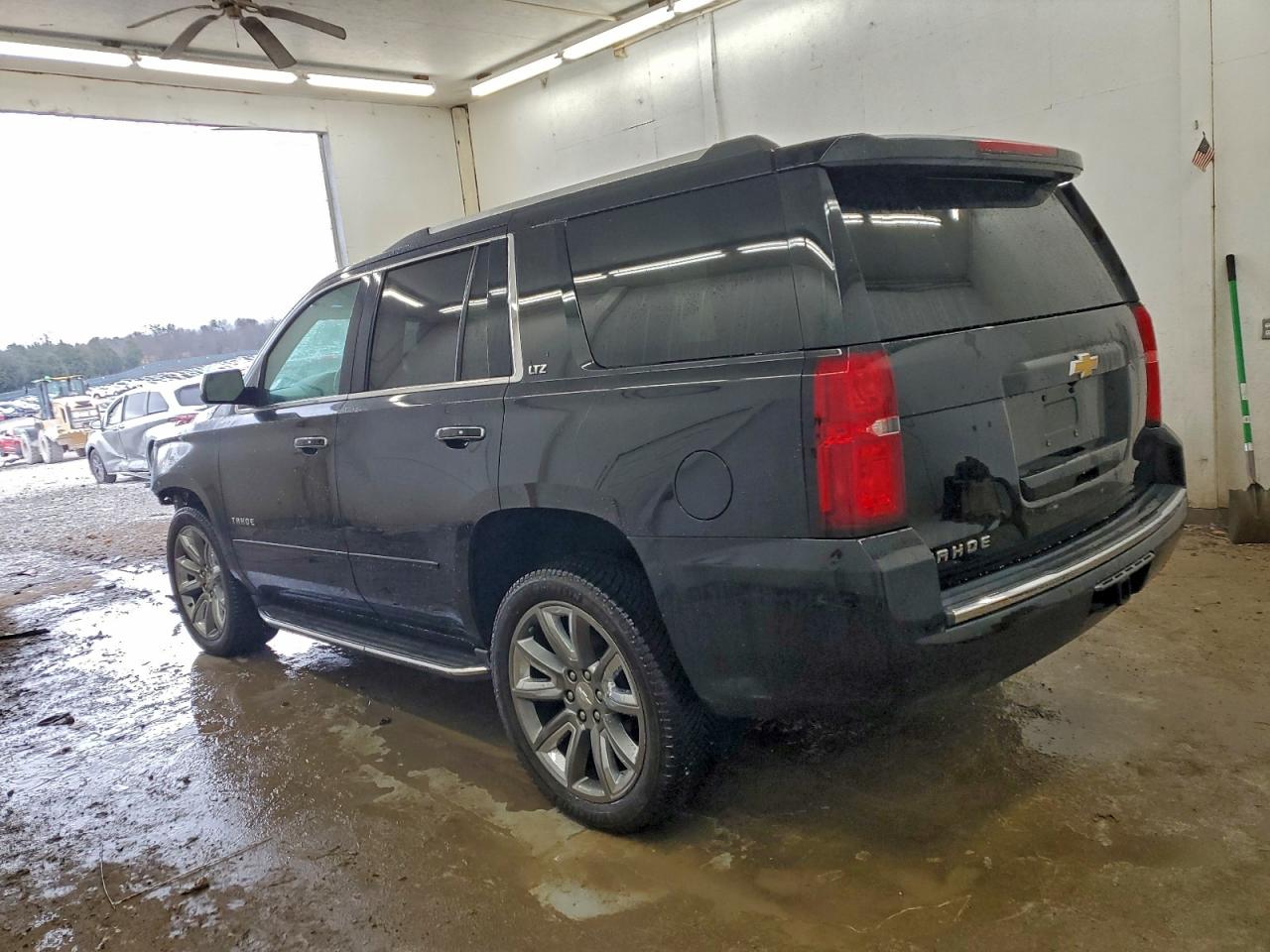 2015 CHEVROLET TAHOE K1500 LTZ photo 2