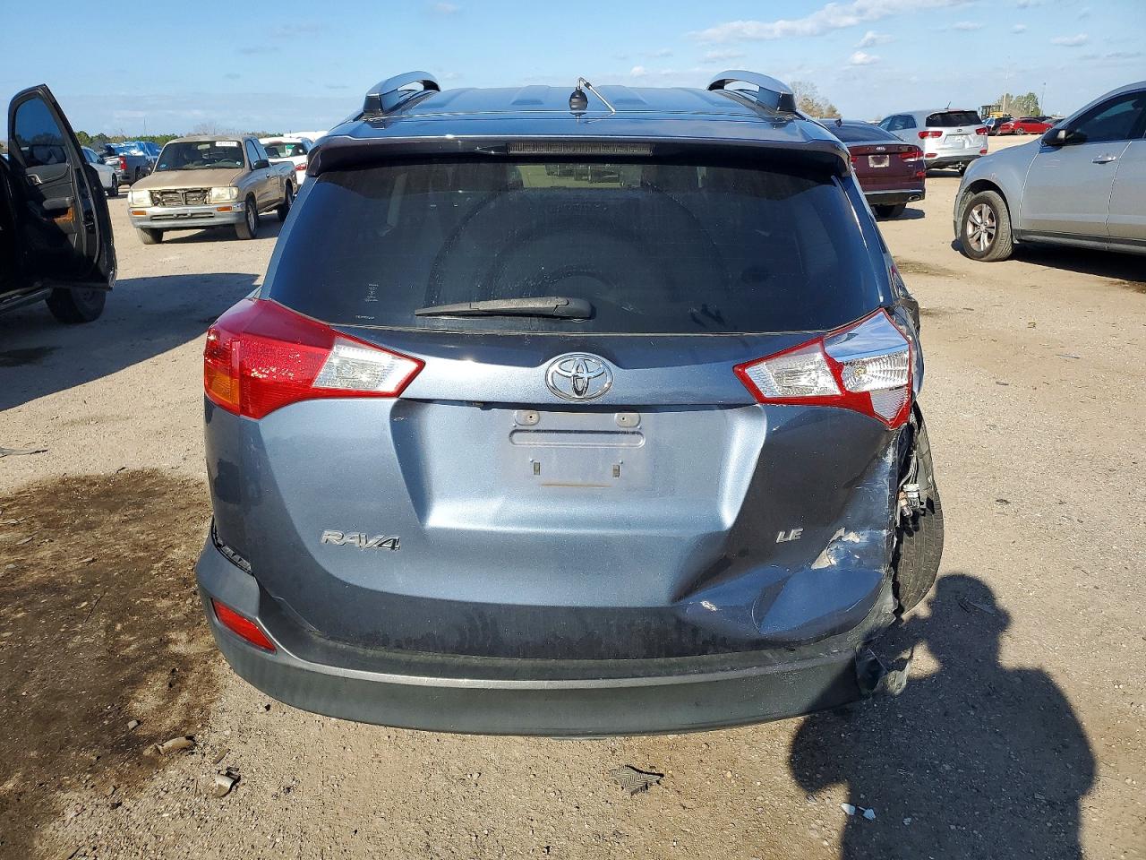 2014 TOYOTA RAV4 LE photo 11