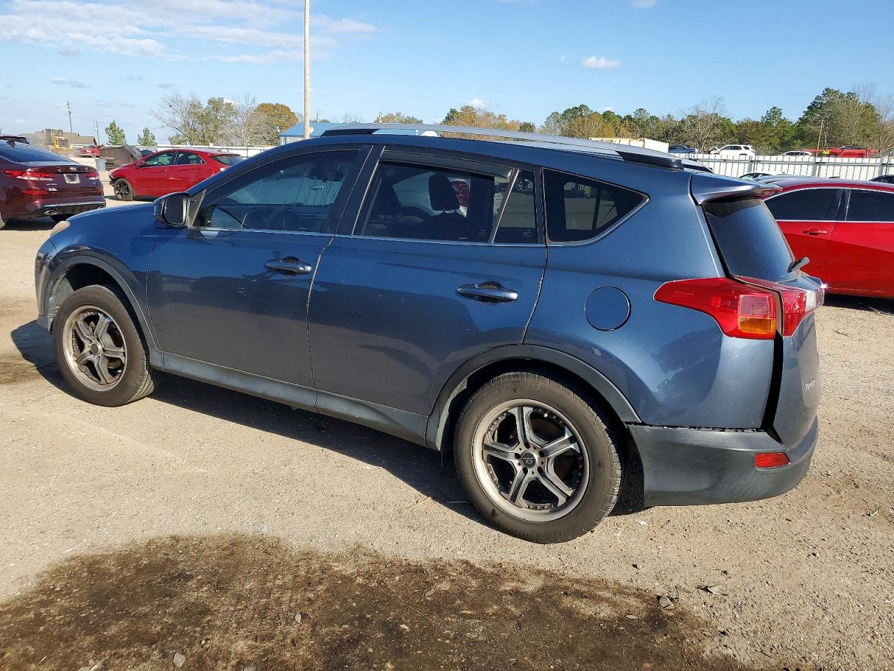 2014 TOYOTA RAV4 LE photo 3