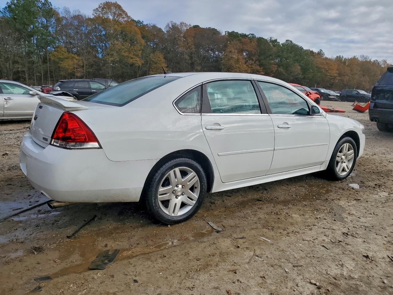 2013 CHEVROLET IMPALA LT photo 3