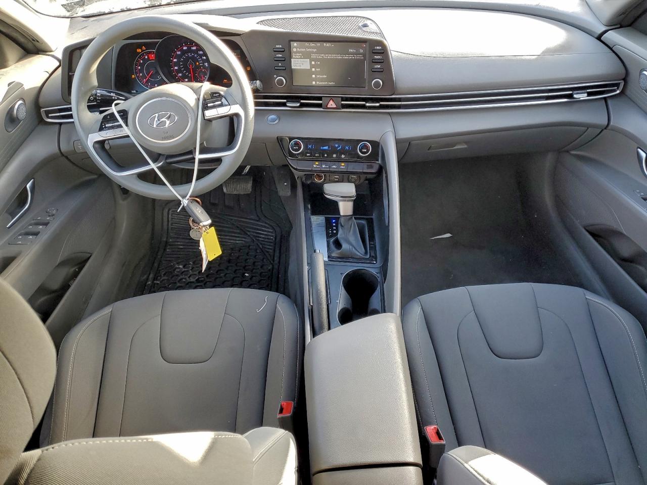 2022 HYUNDAI ELANTRA SEL photo 8