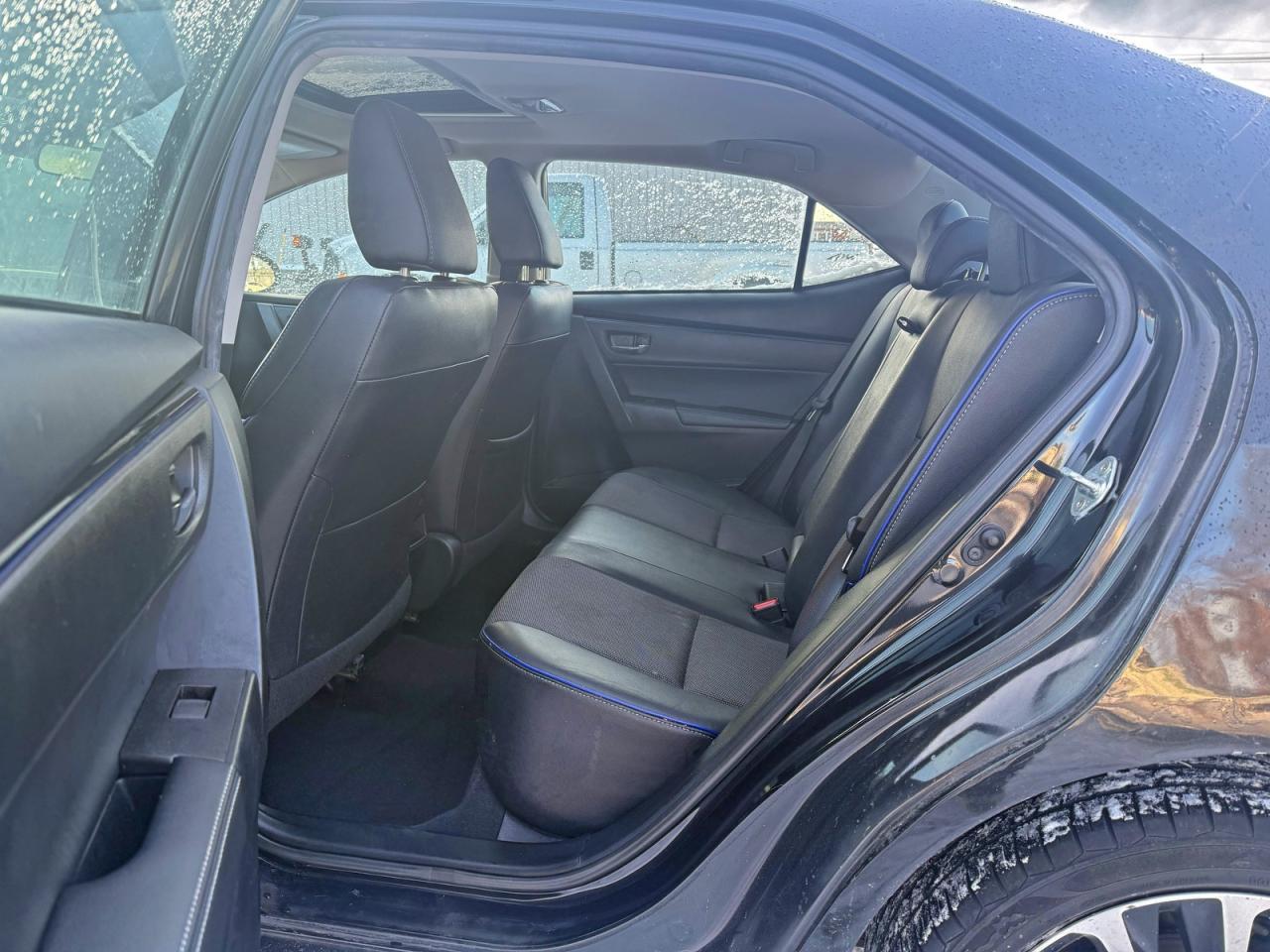 2019 TOYOTA COROLLA L photo 12