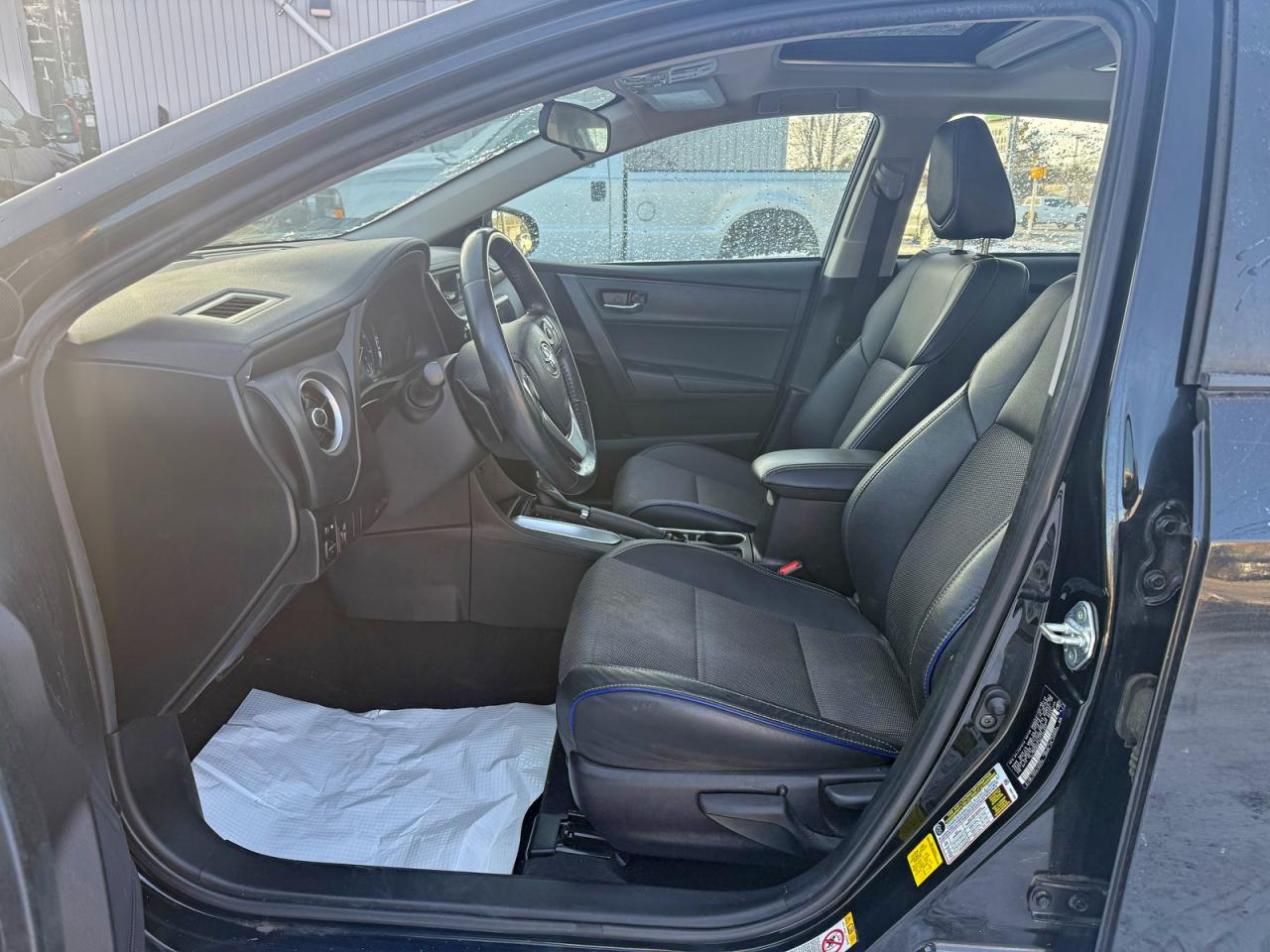 2019 TOYOTA COROLLA L photo 11