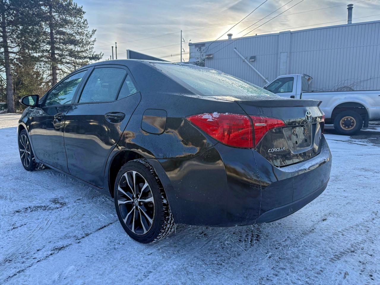 2019 TOYOTA COROLLA L photo 3