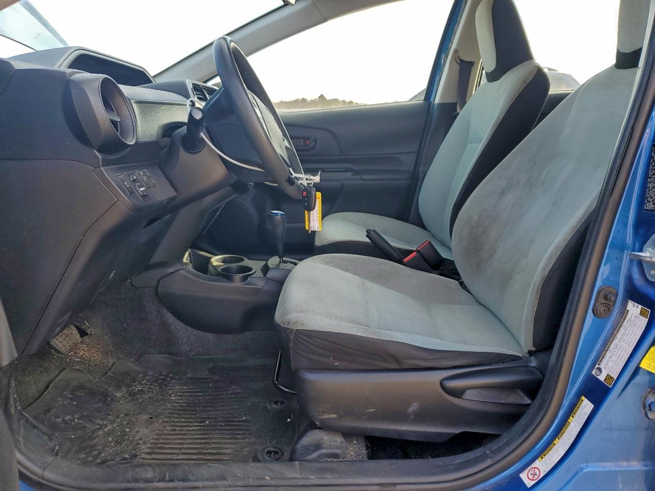 2018 TOYOTA PRIUS C photo 7