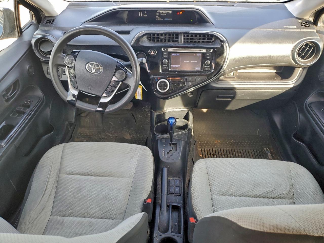 2018 TOYOTA PRIUS C photo 8