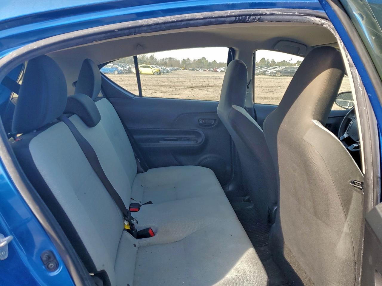 2018 TOYOTA PRIUS C photo 10