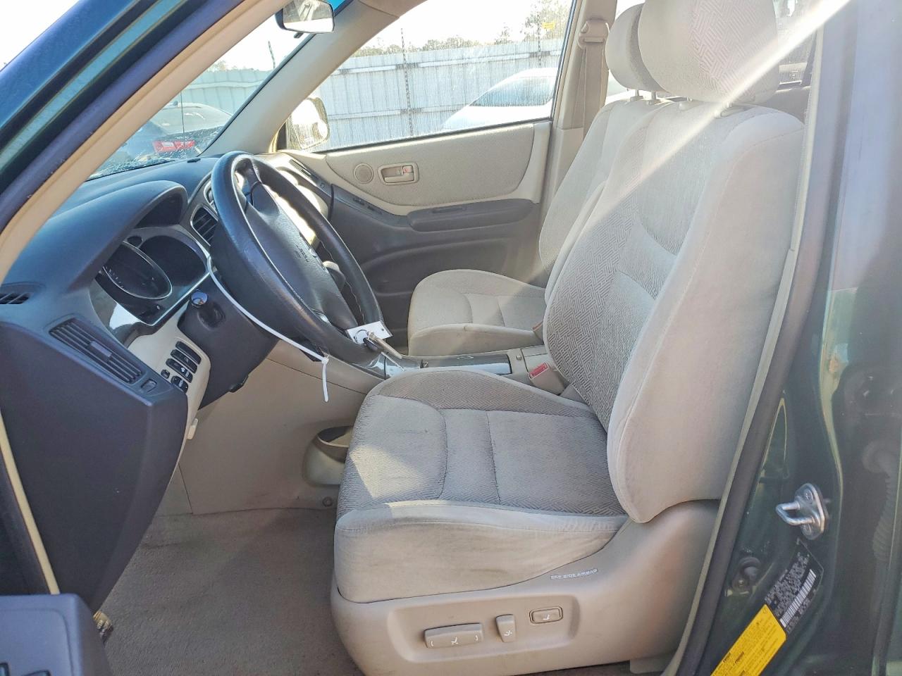 2003 TOYOTA HIGHLANDER LIMITED photo 13