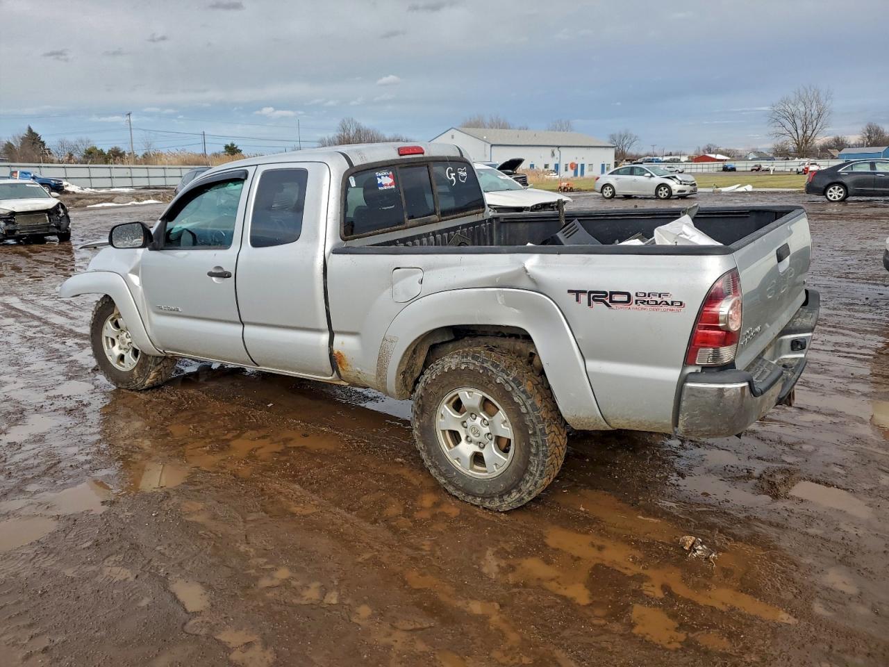 2013 TOYOTA TACOMA photo 4