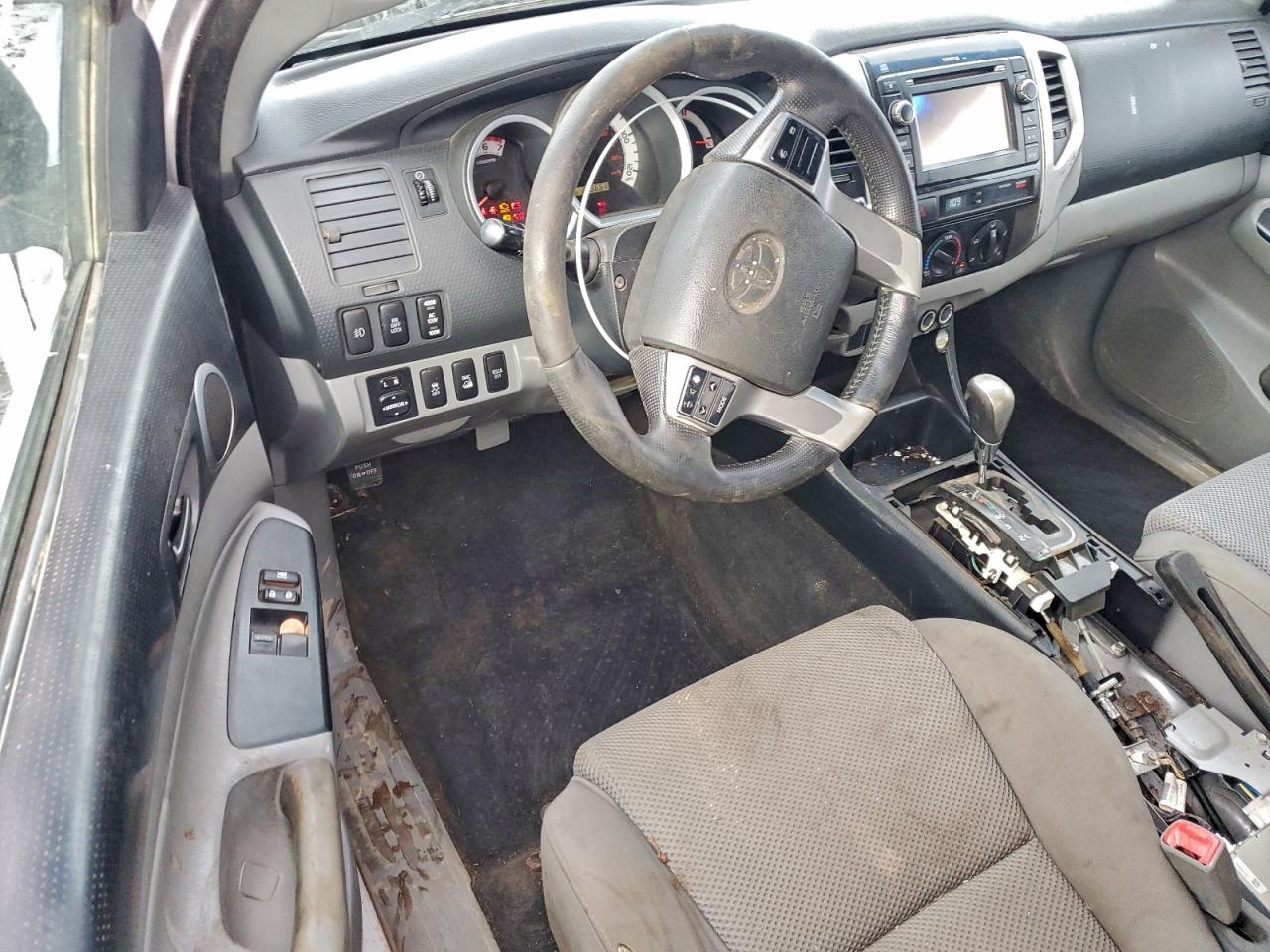2013 TOYOTA TACOMA photo 22