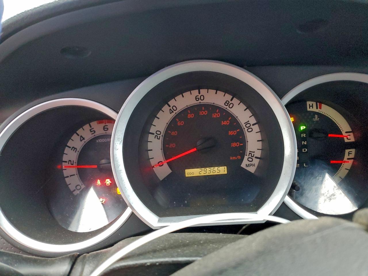 2013 TOYOTA TACOMA photo 25