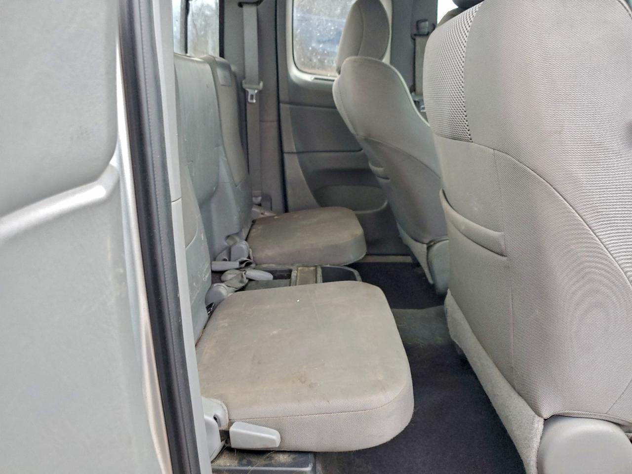 2013 TOYOTA TACOMA photo 28