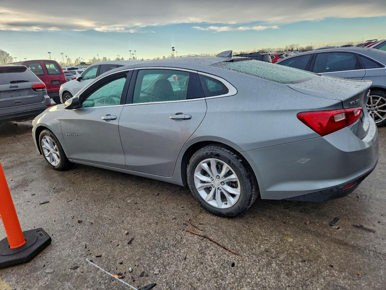 2023 CHEVROLET MALIBU LT photo 4