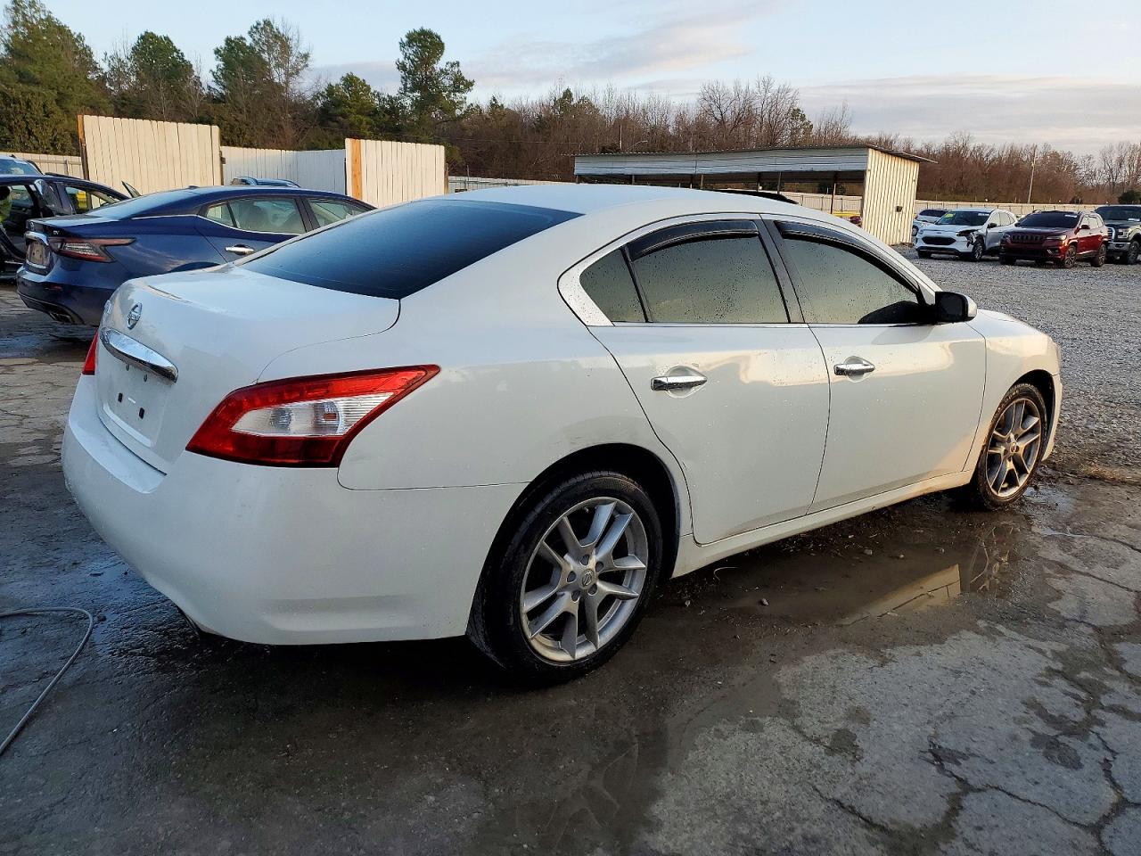2011 NISSAN MAXIMA S photo 3