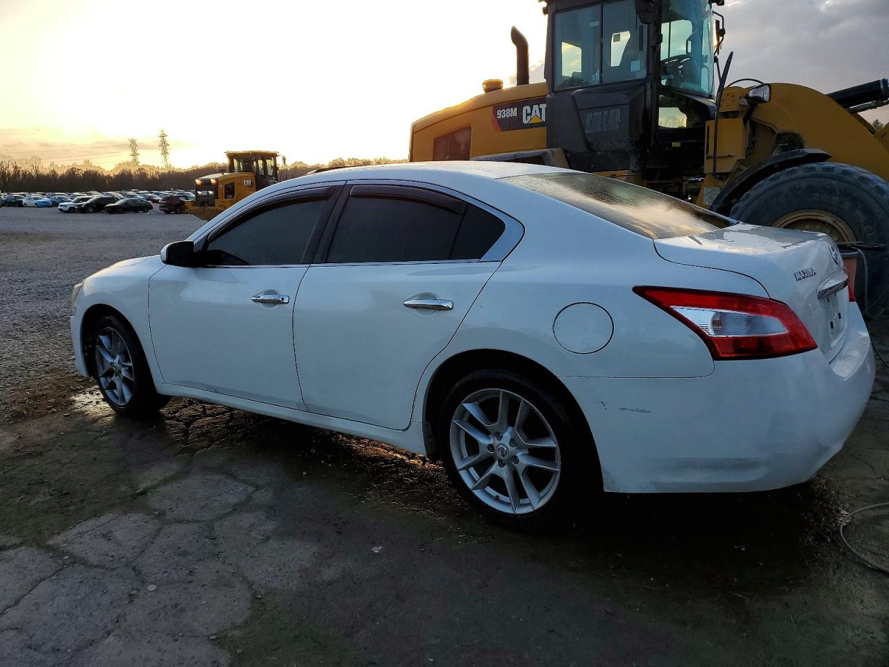 2011 NISSAN MAXIMA S photo 2