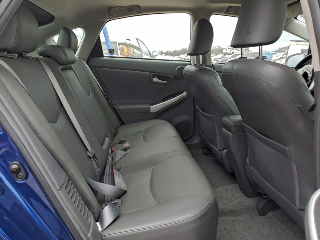 2011 TOYOTA PRIUS photo 21