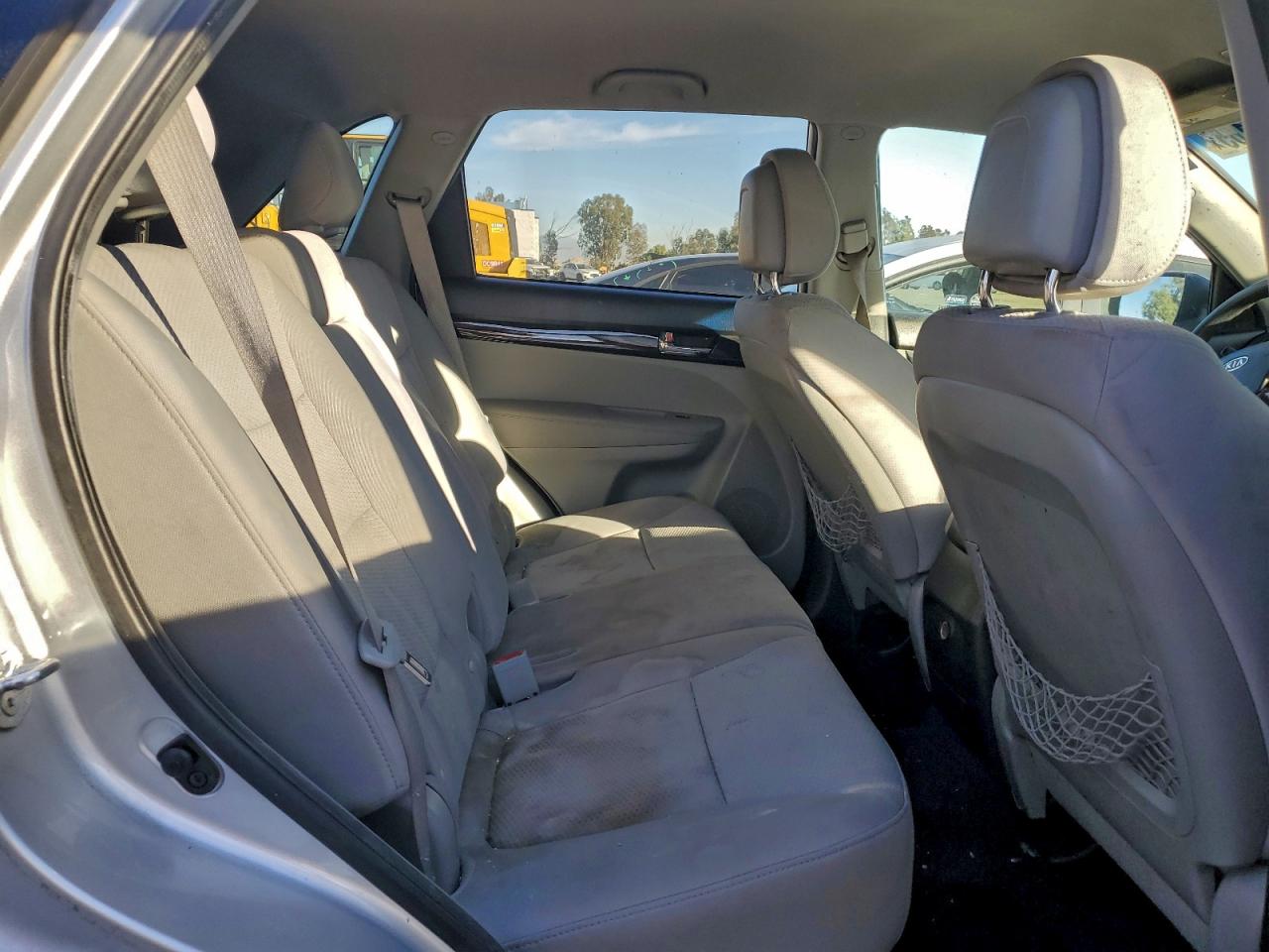 2011 KIA SORENTO BASE photo 11