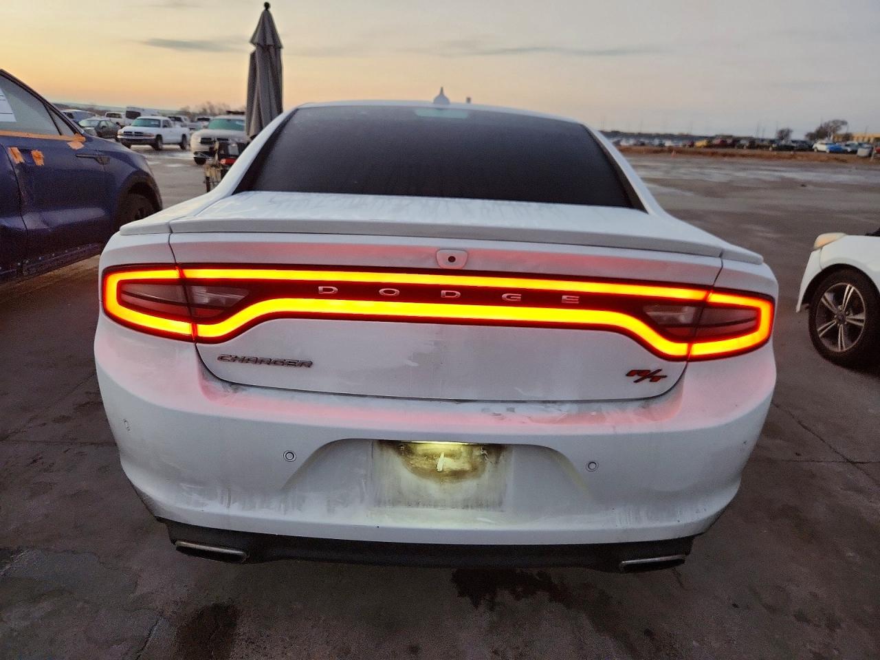 2016 DODGE CHARGER R/T photo 6