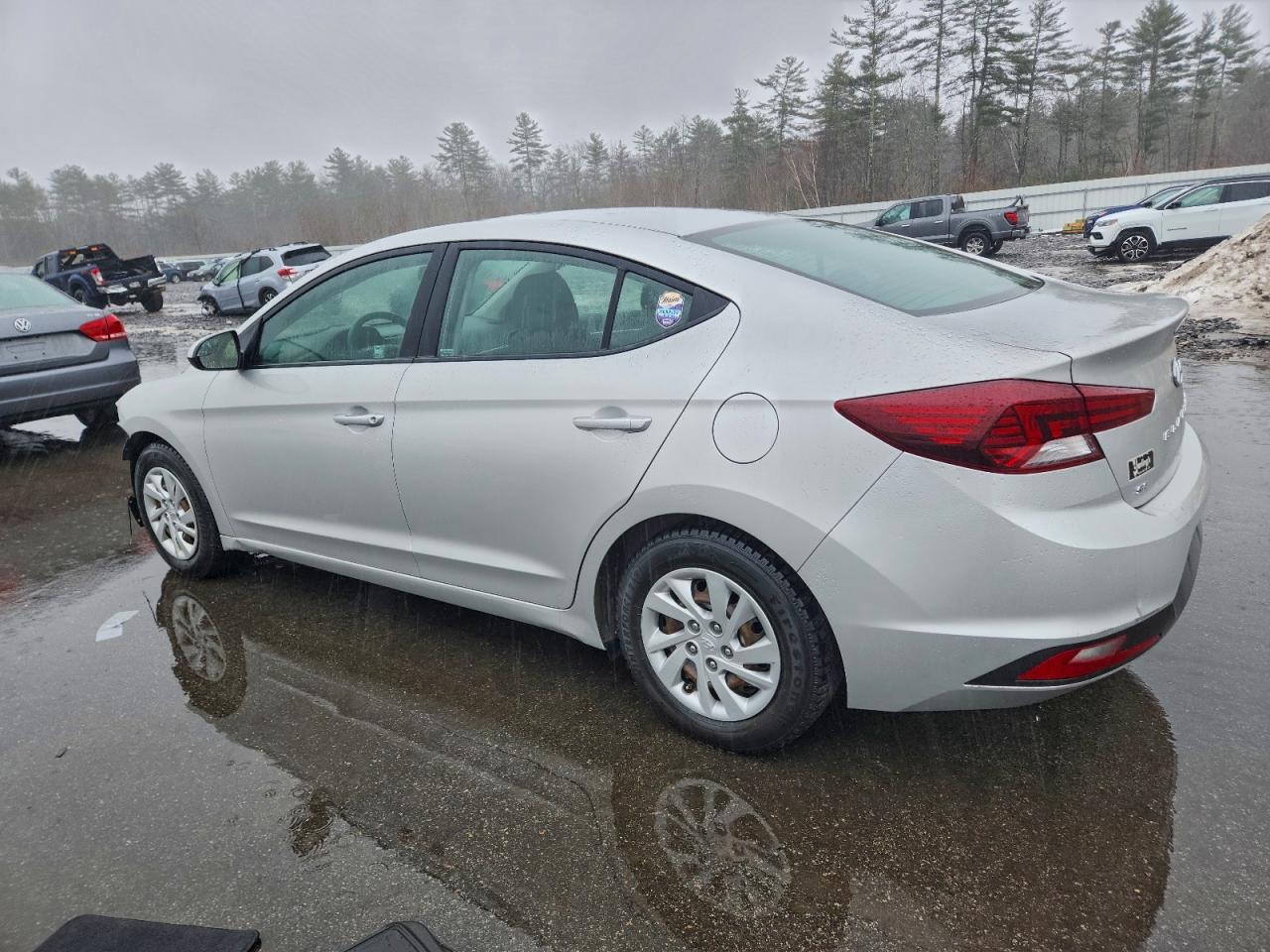 2019 HYUNDAI ELANTRA SE photo 2