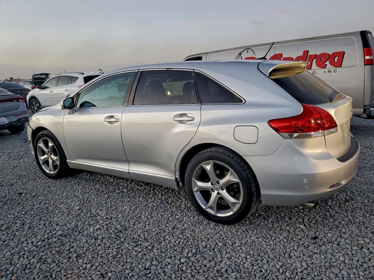 2009 TOYOTA VENZA photo 3