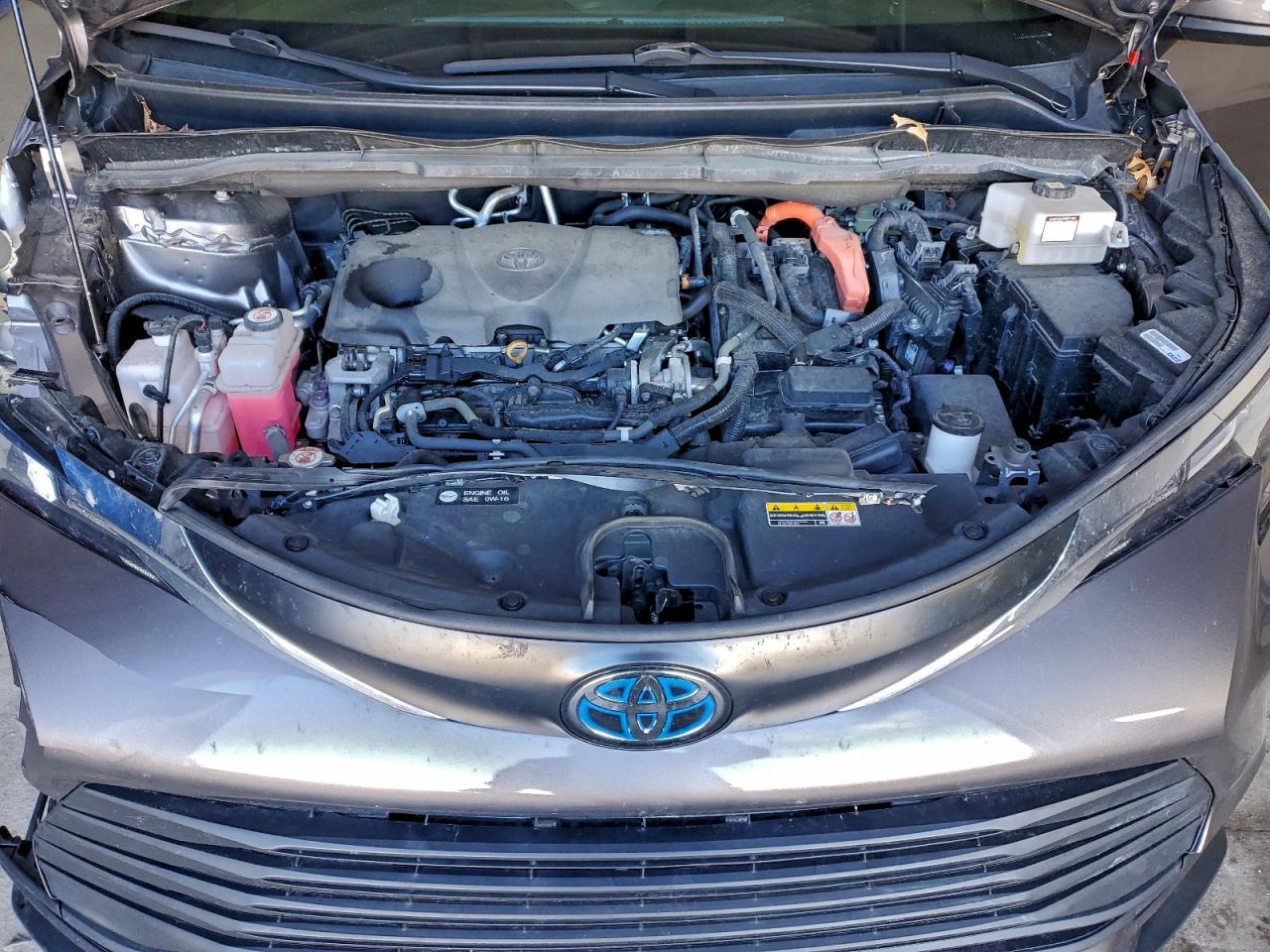 2021 TOYOTA SIENNA LE photo 34