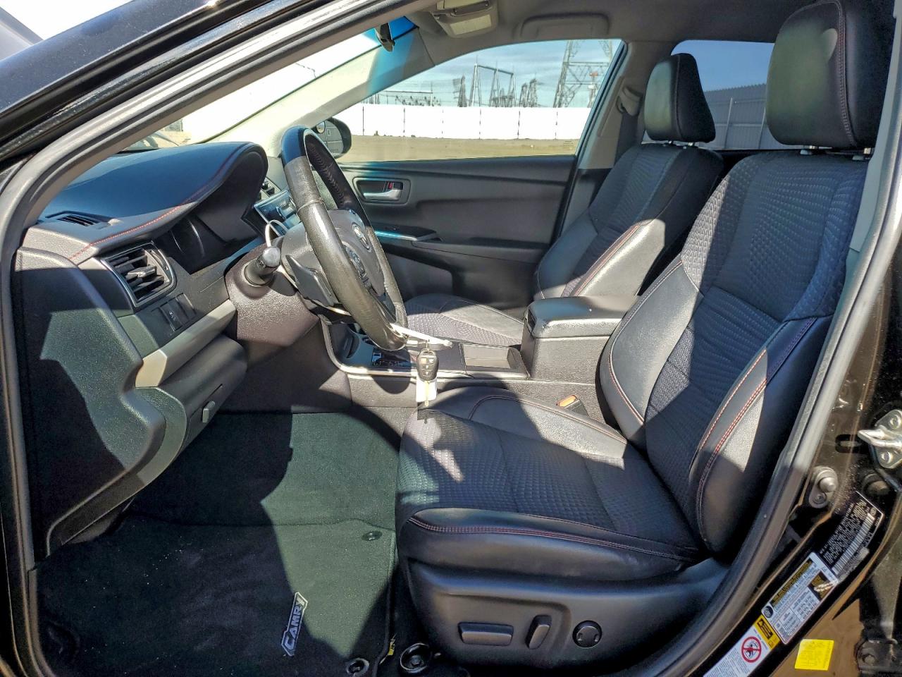 2015 TOYOTA CAMRY LE photo 7