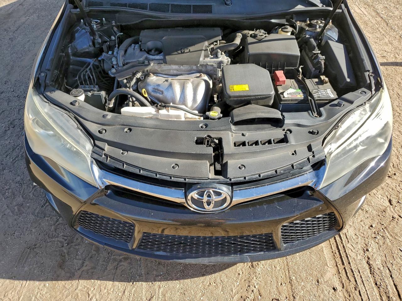 2015 TOYOTA CAMRY LE photo 11