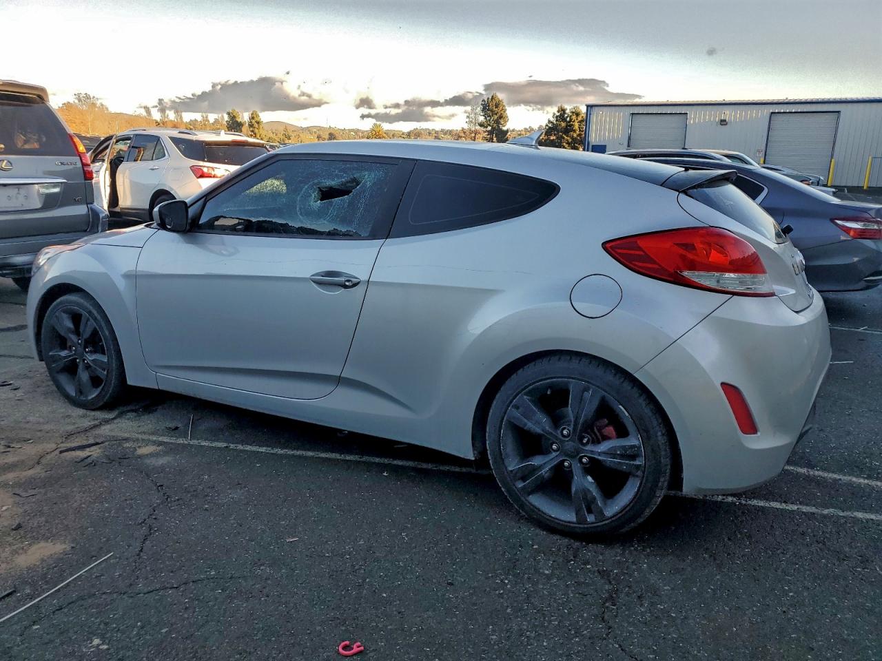 2017 HYUNDAI VELOSTER photo 2