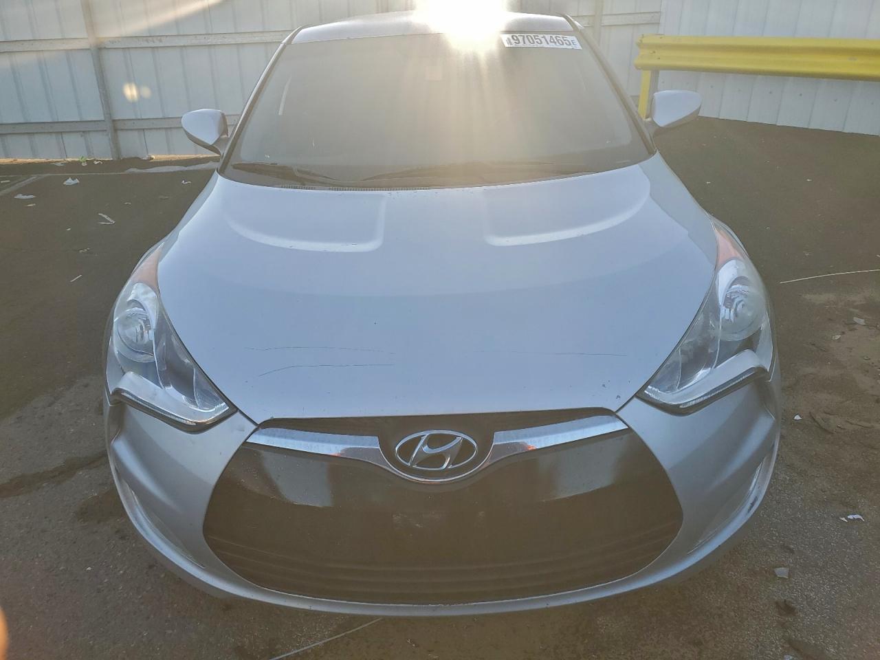 2017 HYUNDAI VELOSTER photo 5