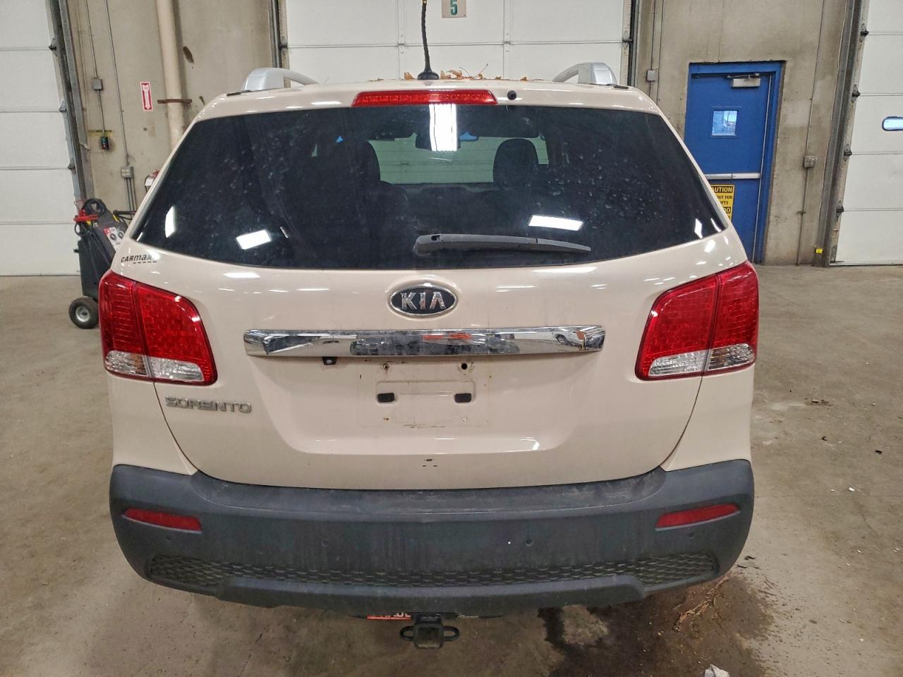 2011 KIA SORENTO BASE photo 6