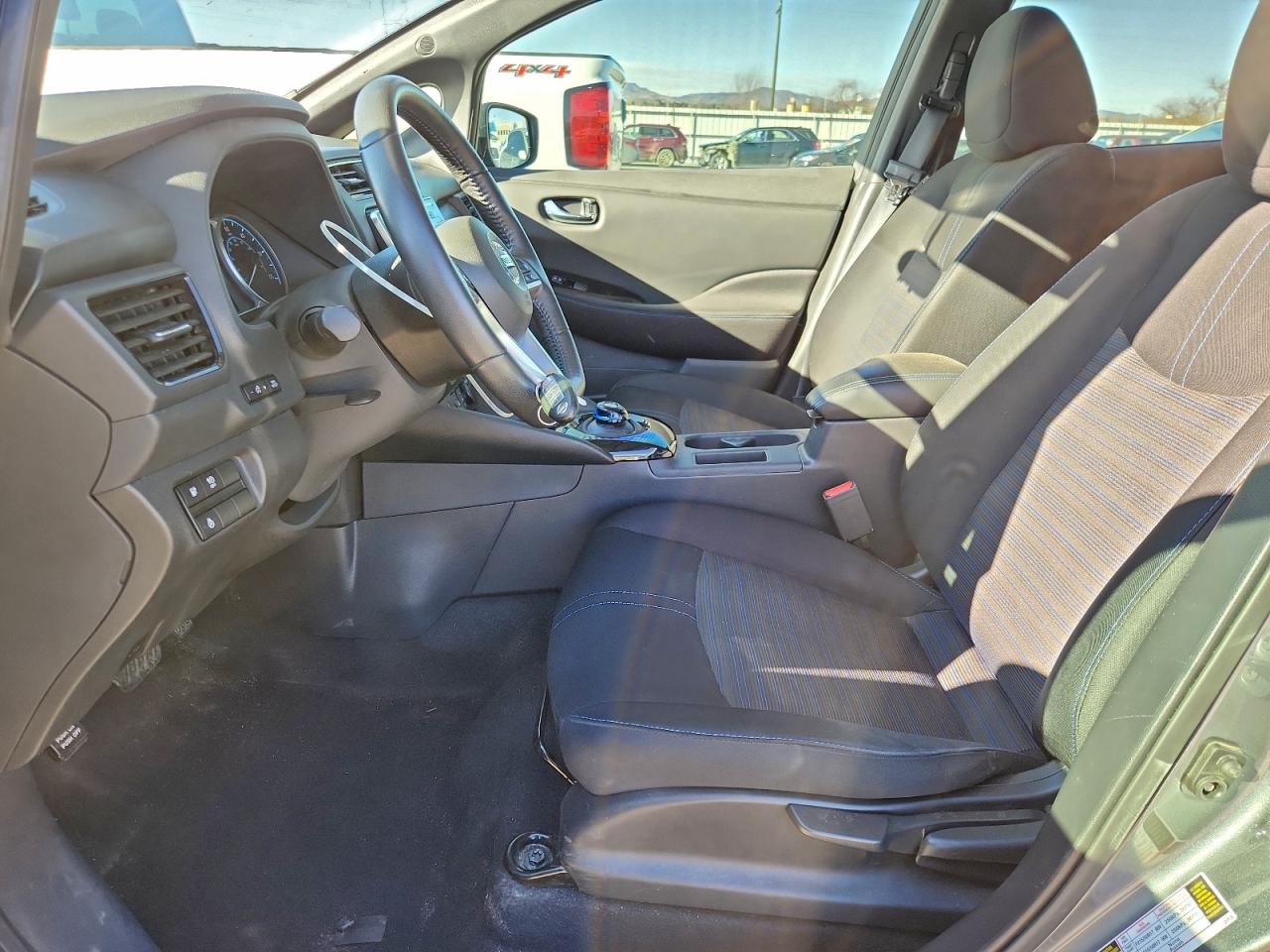 2019 NISSAN LEAF S photo 7