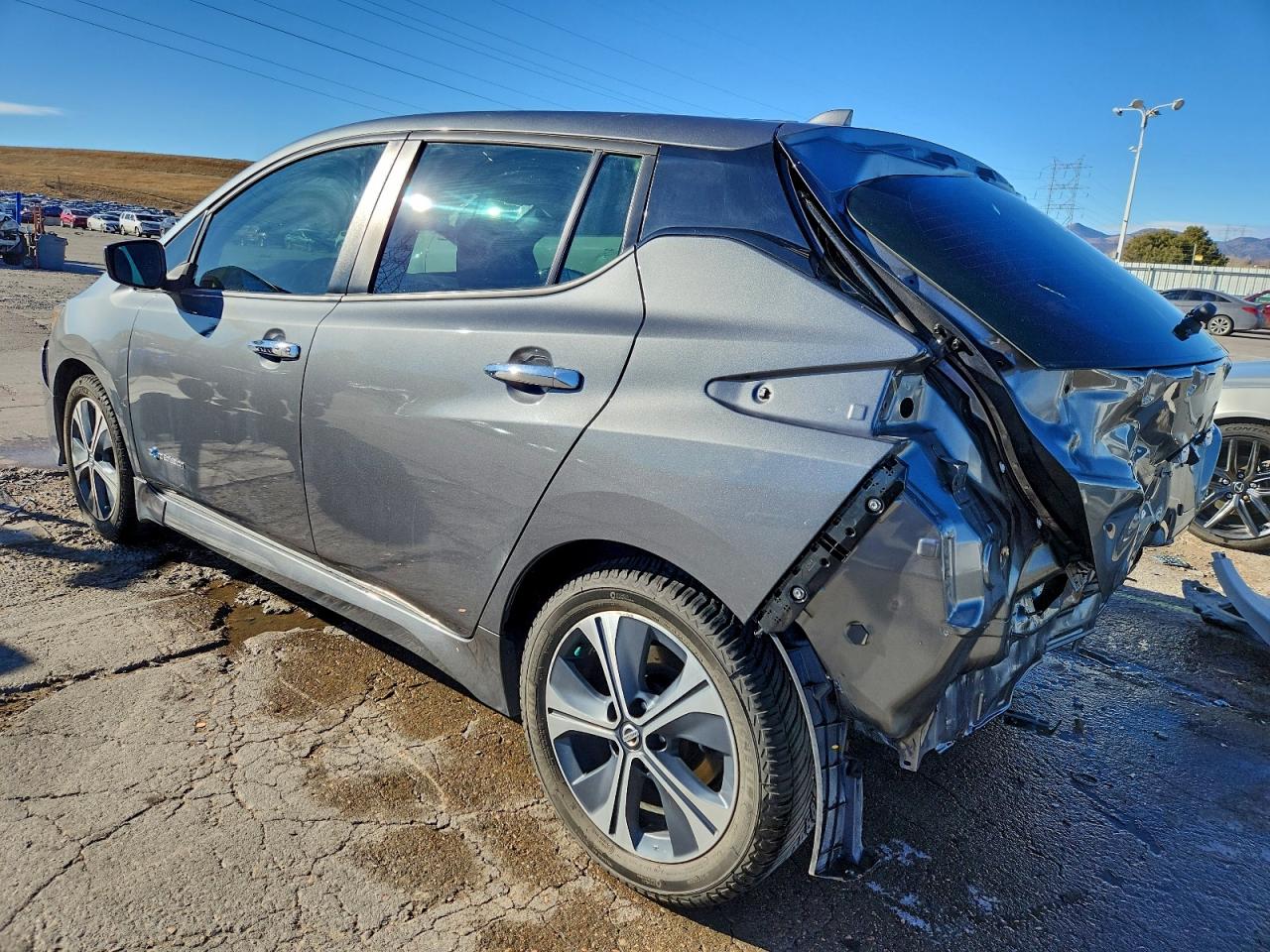 2019 NISSAN LEAF S photo 2