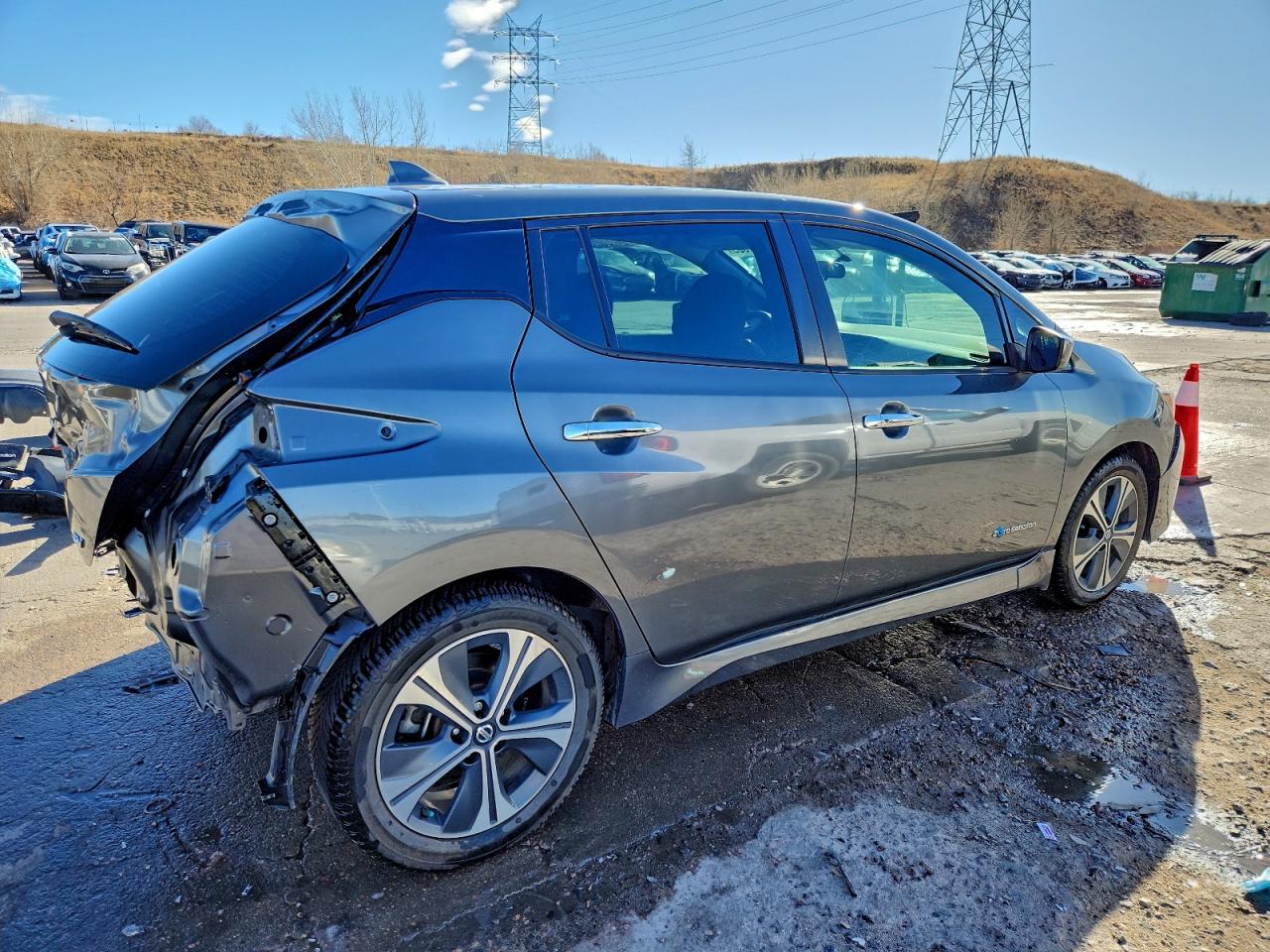 2019 NISSAN LEAF S photo 3